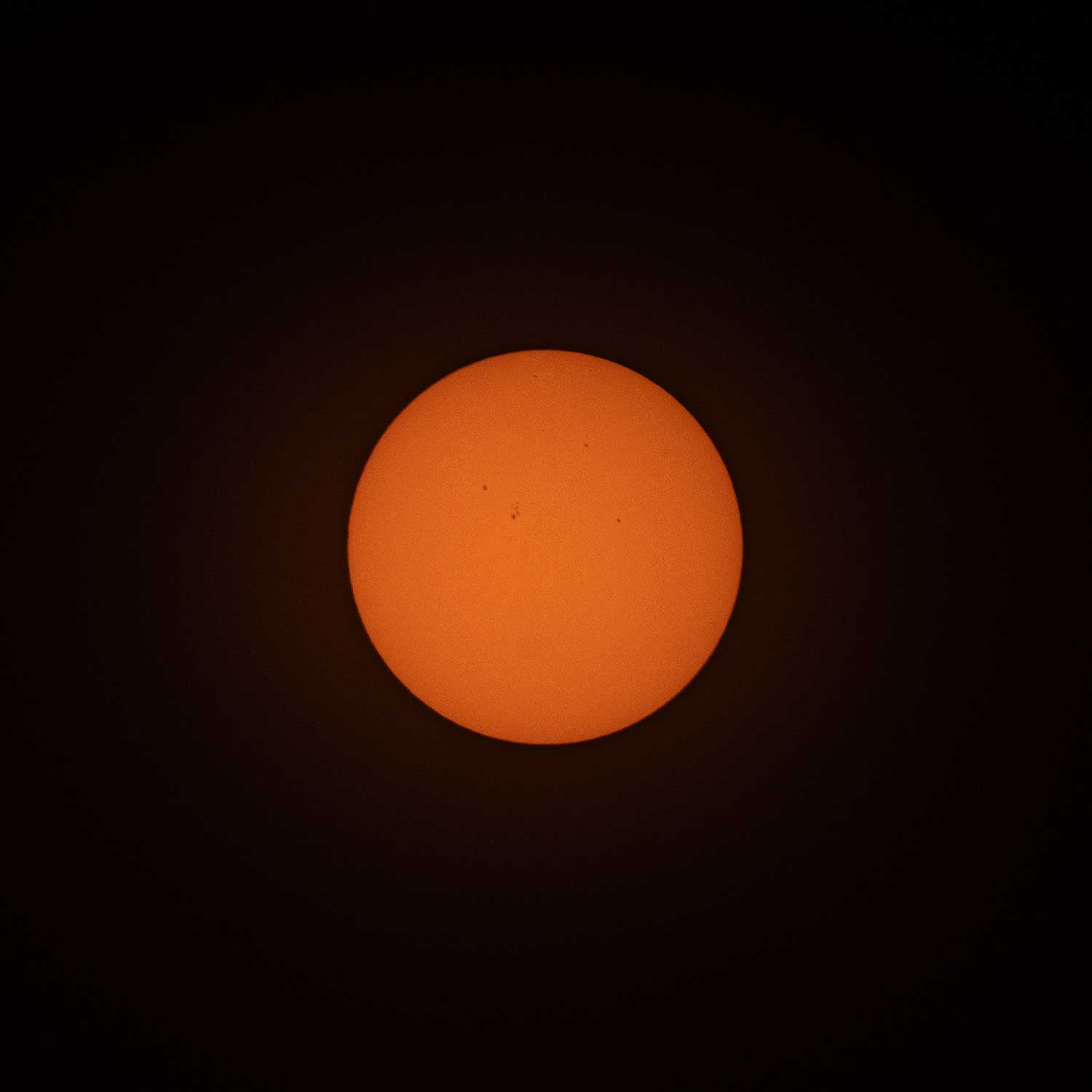 Explore FirstLight 80mm CF Telescope Go-To Tracker Combo with Solar Filter